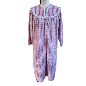 Lanz of Salzburg Tyrolean Flannel Nightgown in Red Size Medium